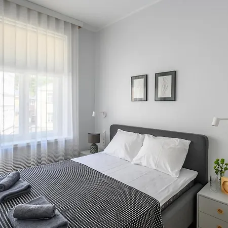 Apartment Grand Residents *