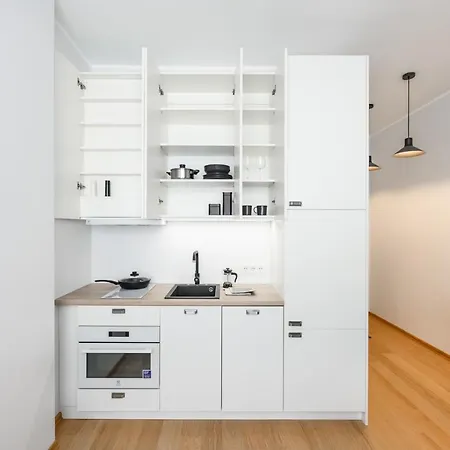 Grand Residents Apartment *