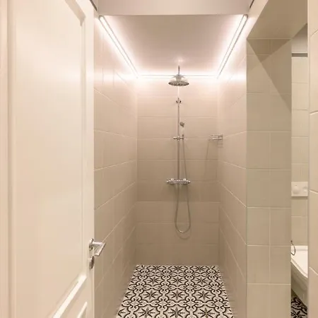 Apartment Grand Residents *