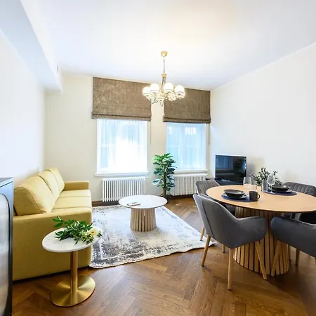 Grand Residents Apartment *