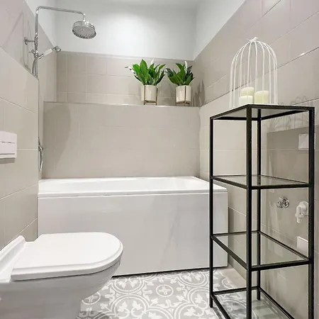 Apartment Grand Residents *